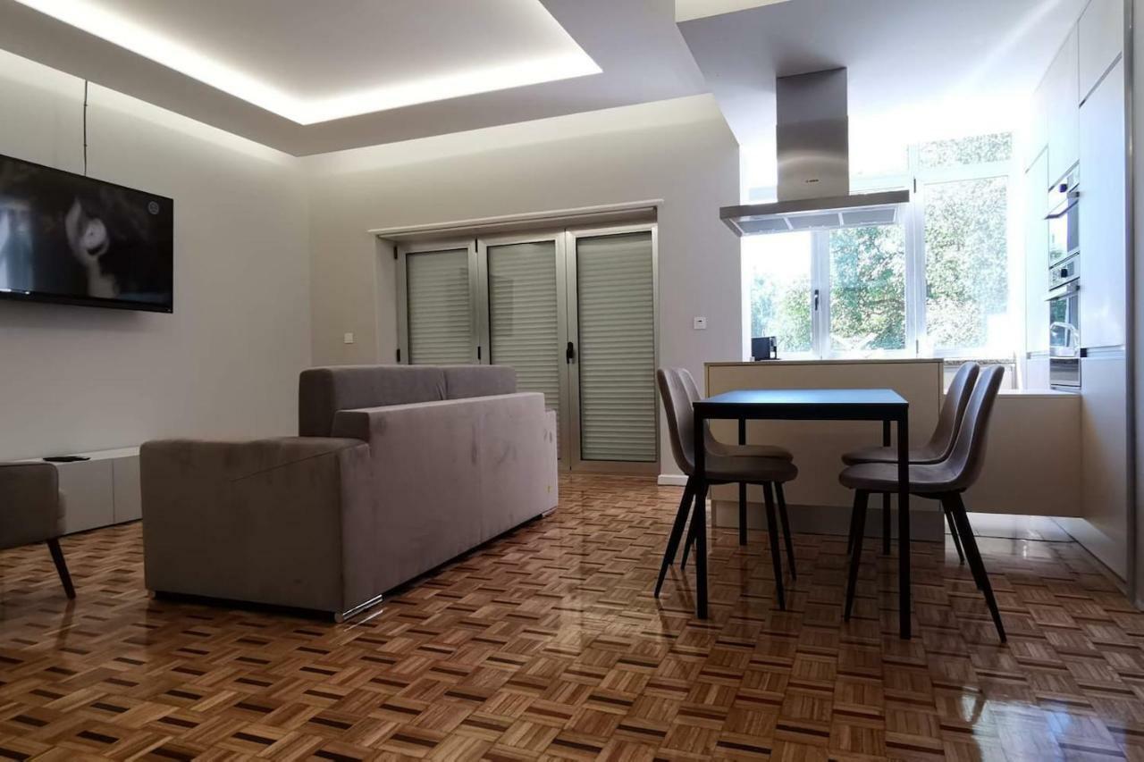 Grey Apartment Брага Екстериор снимка