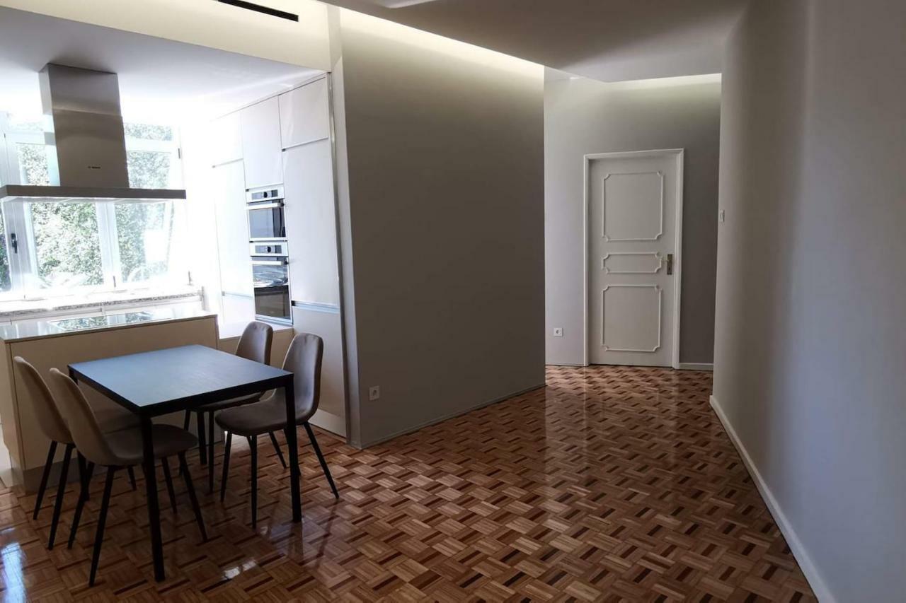 Grey Apartment Брага Екстериор снимка