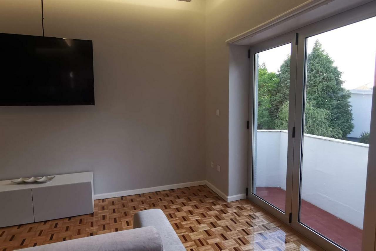Grey Apartment Брага Екстериор снимка