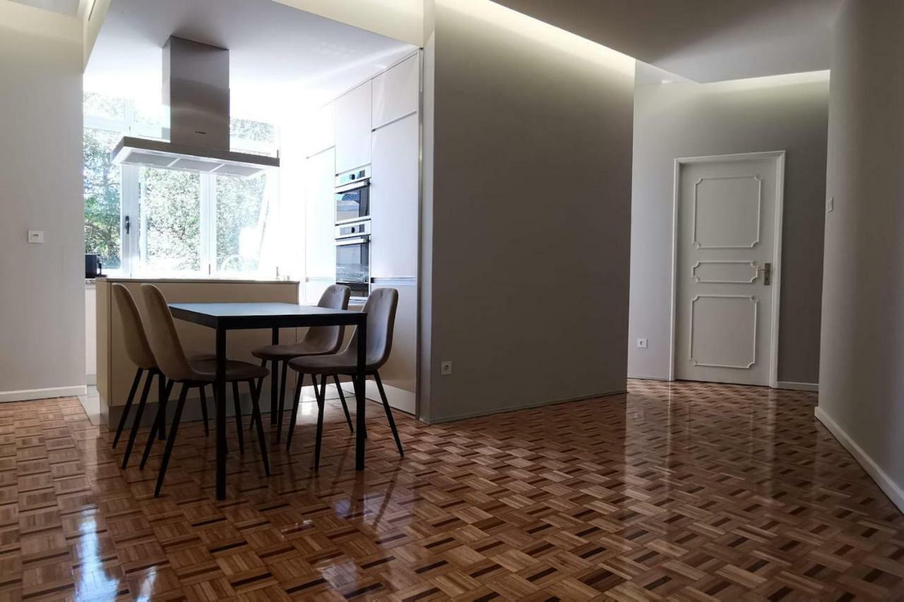 Grey Apartment Брага Екстериор снимка